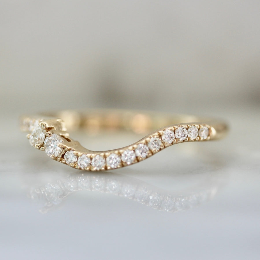 On the Rocks Curved Diamond Band