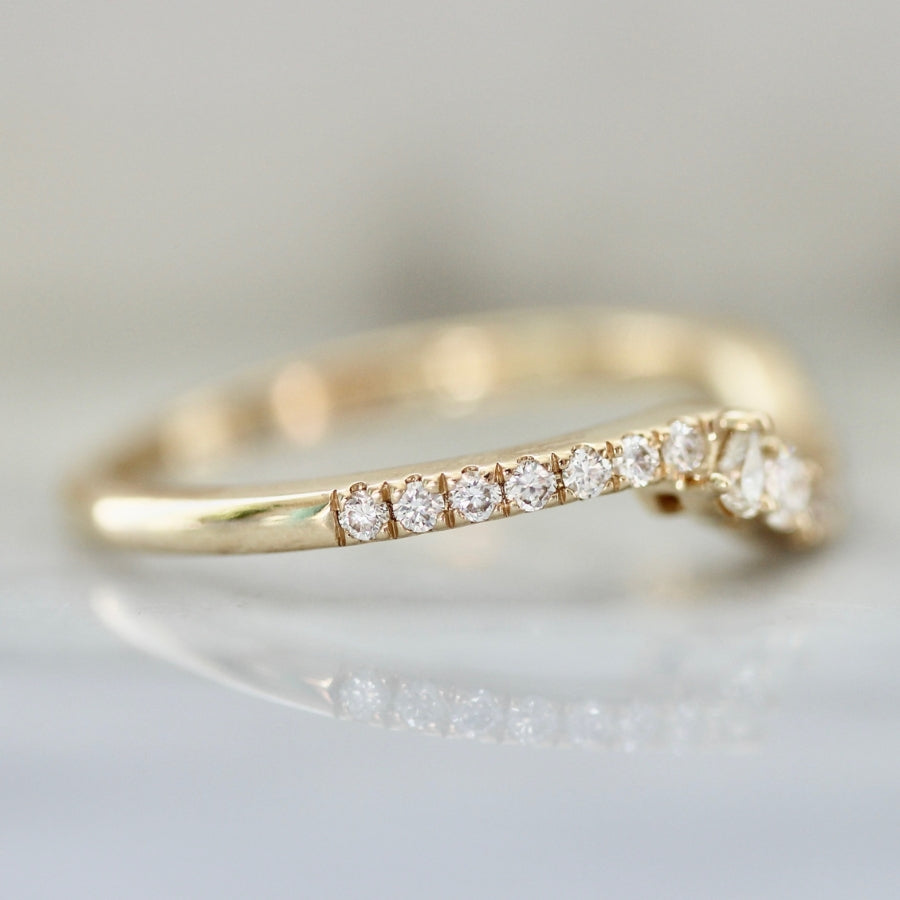On the Rocks Curved Diamond Band