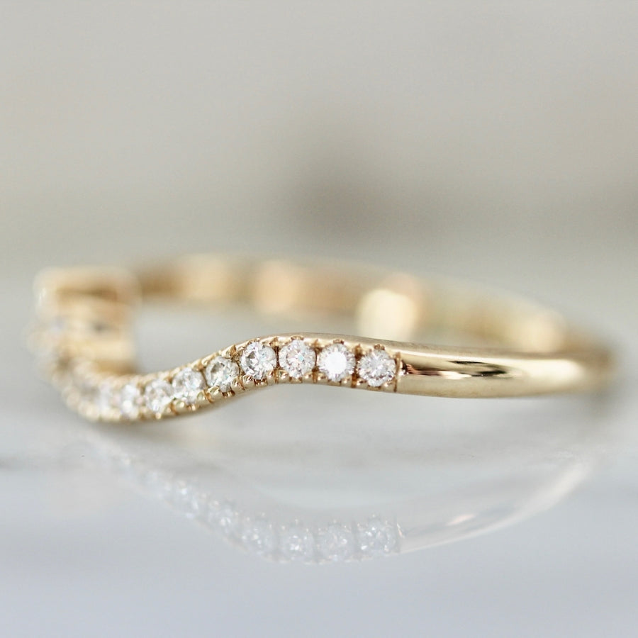 On the Rocks Curved Diamond Band