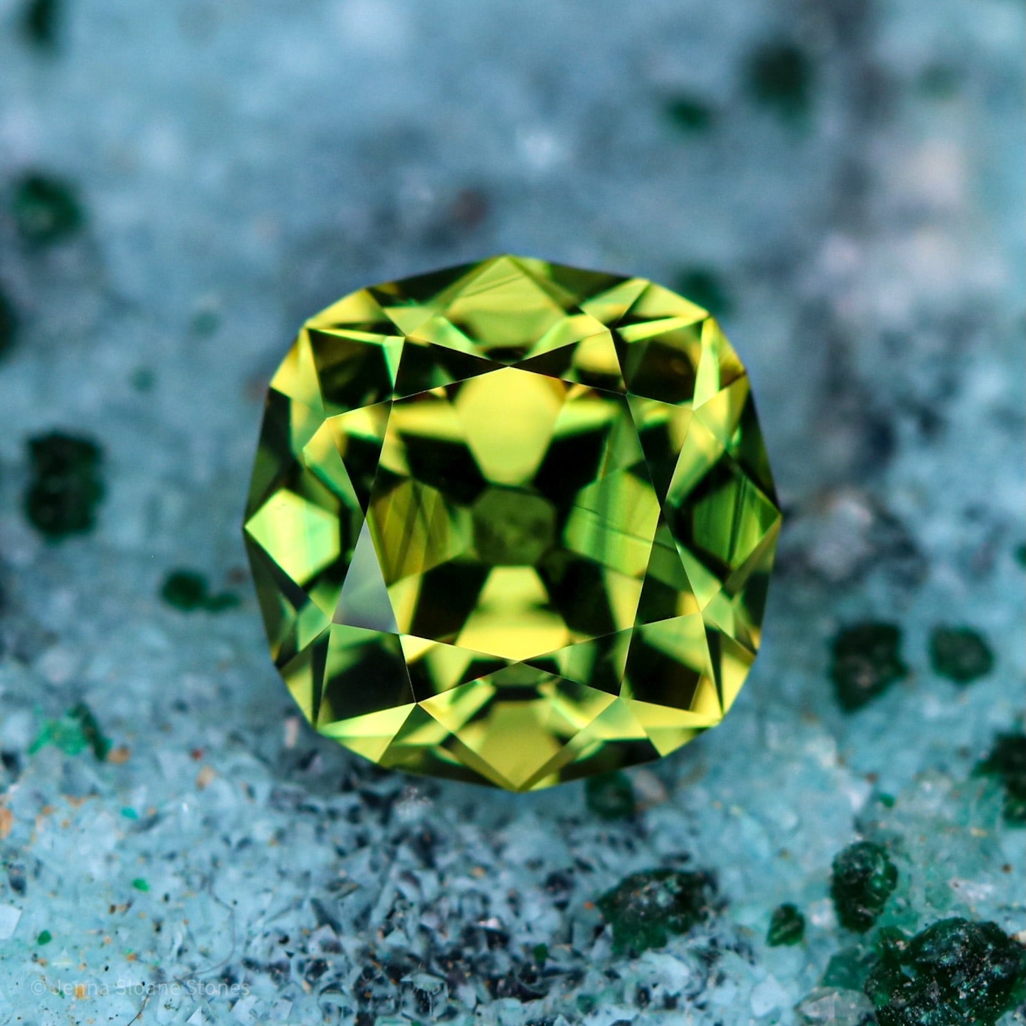 1.37ct 6.31x6.34x4.00mm Modern Antique Geo Cushion Brilliant Sapphire 27766-13