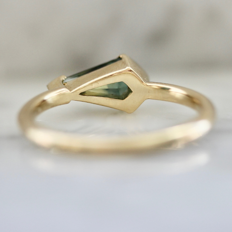 
            Social Butterfly Green-Yellow Kite Cut Sapphire Ring
