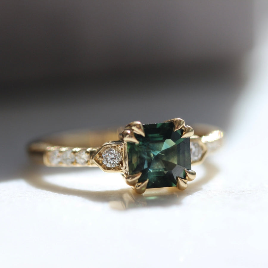
            Stars Hollow Green Asscher Cut Sapphire Ring