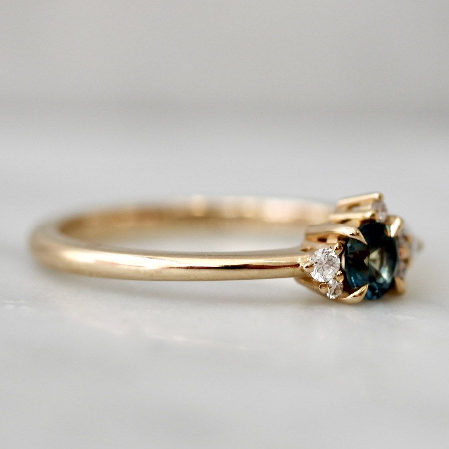 Teal Round Cut Sapphire Ring