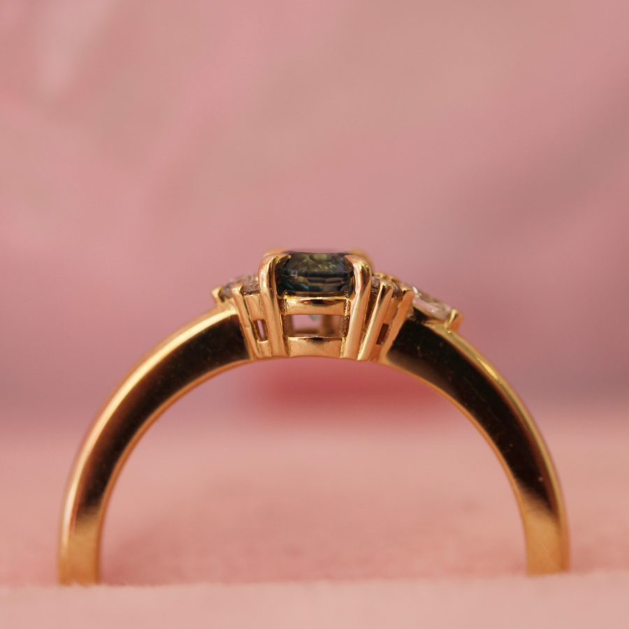 Teal Round Cut Sapphire Ring