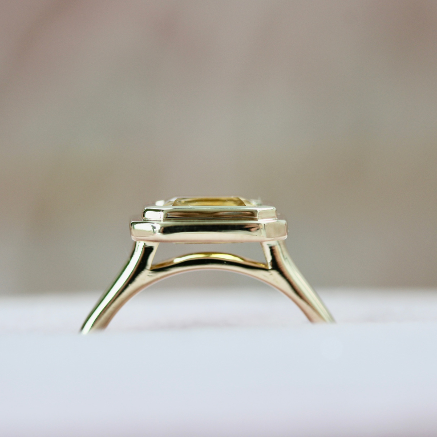 
            Yellow-White Sapphire Ring