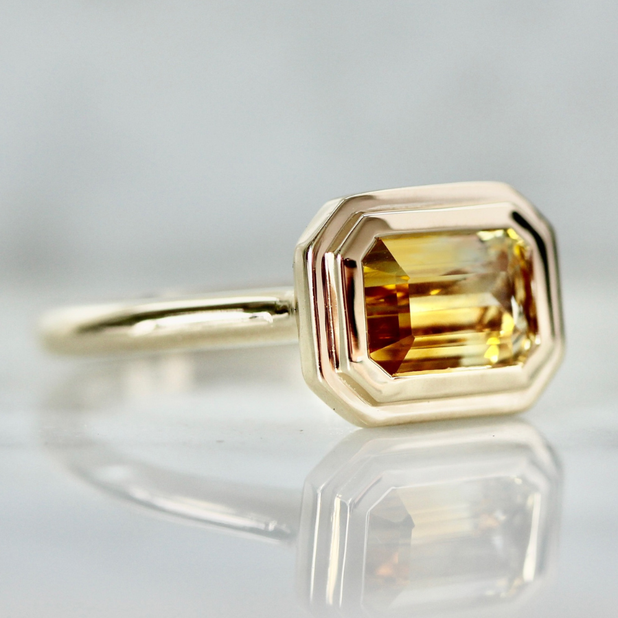 
            Yellow-White Sapphire Ring