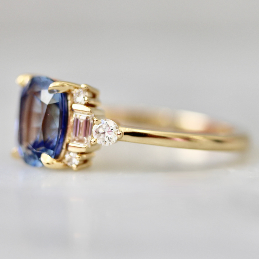 blue sapphire ring