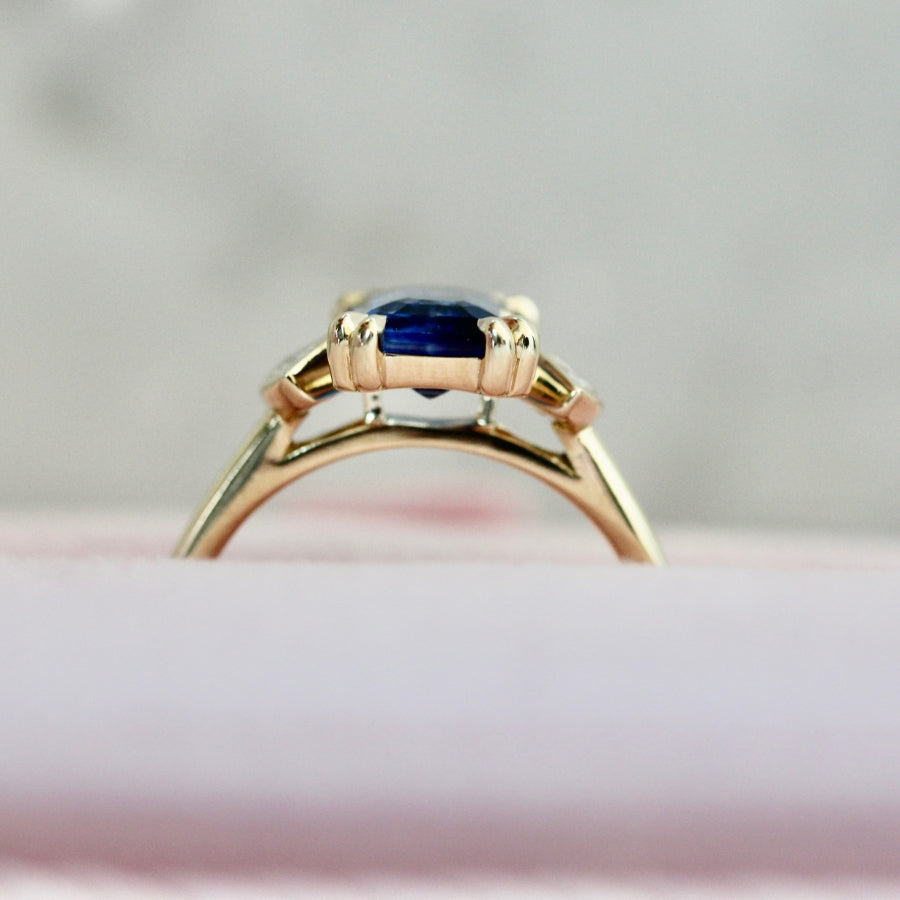 blue sapphire ring