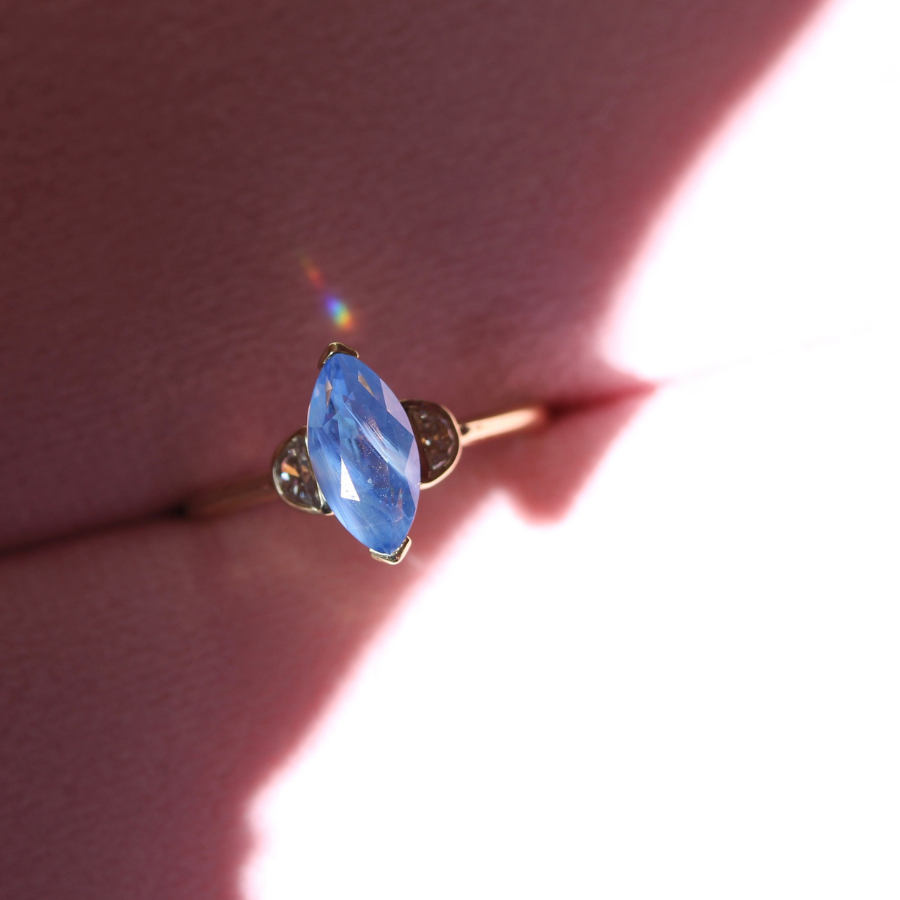 blue sapphire ring