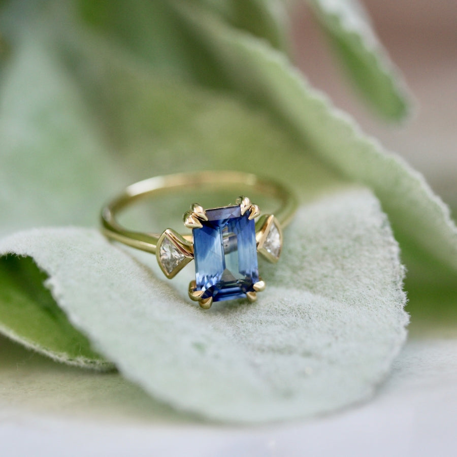 blue sapphire ring