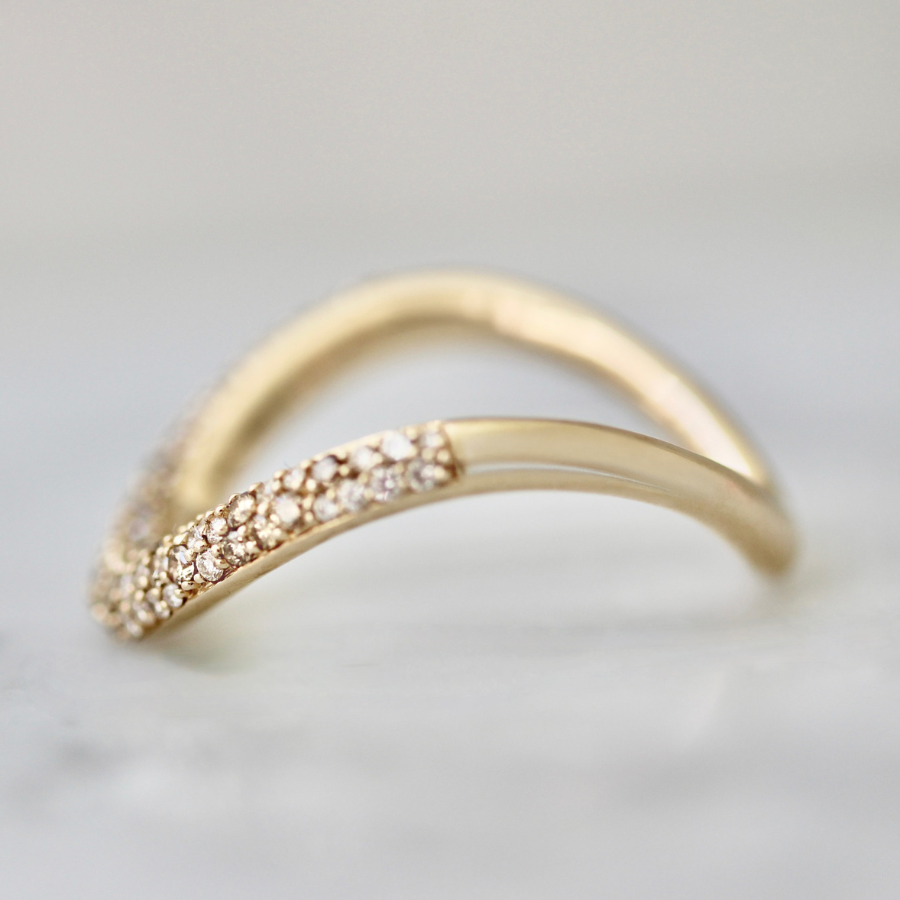 curved champagne diamond pavé band