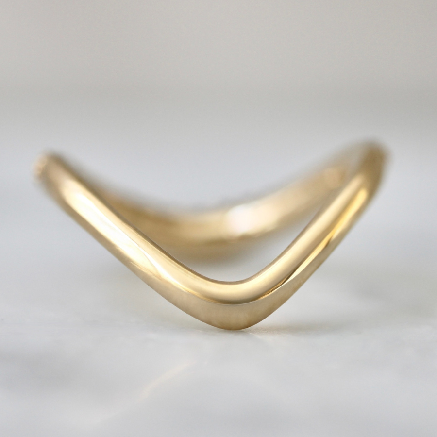 curved diamond pavé band