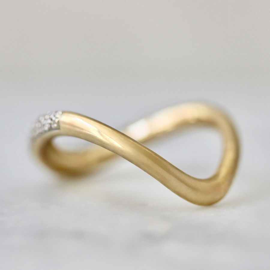 curved diamond pavé band