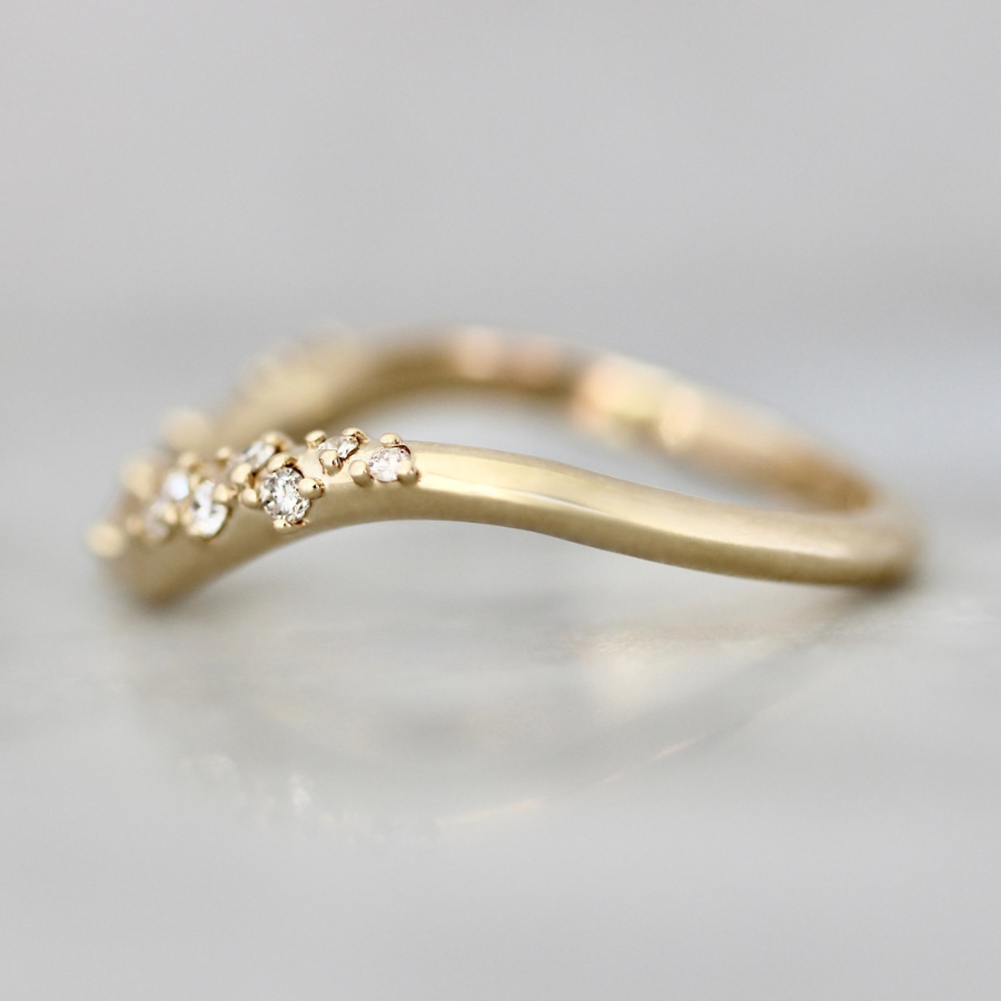 diamond curved band