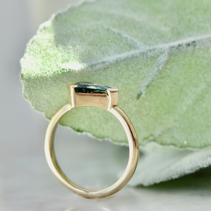 green kite sapphire ring