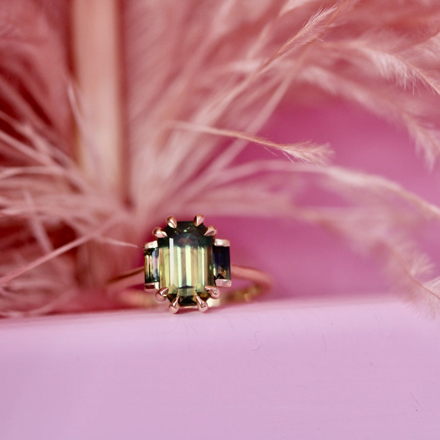 
            green yellow sapphire ring