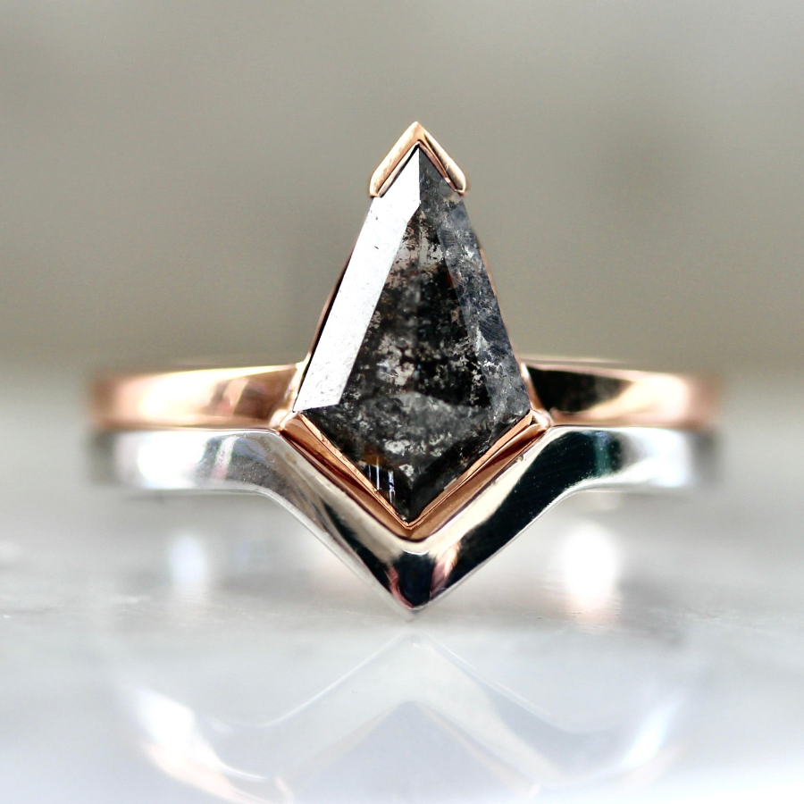 ixed Metal Kite Diamond Ring 3850