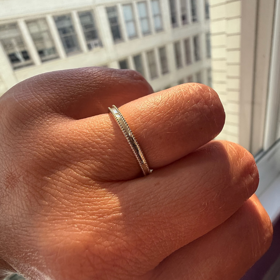 Sugar Rim Milgrain Gold Band
