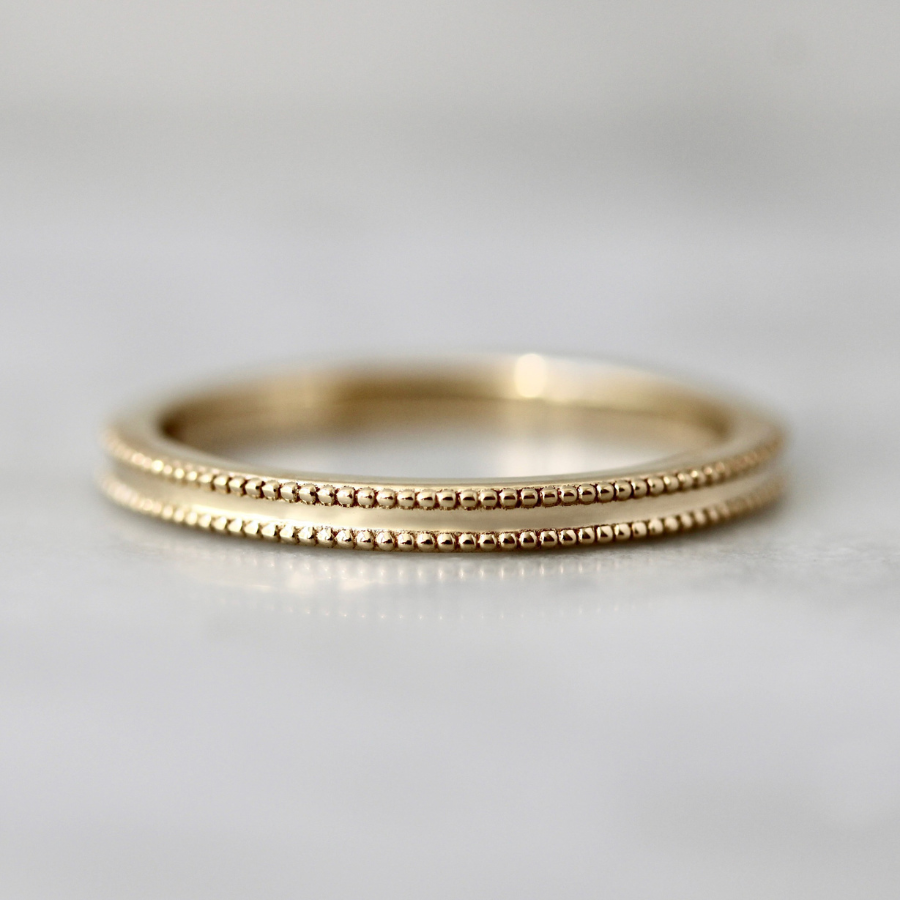 
            Sugar Rim Milgrain Gold Band
