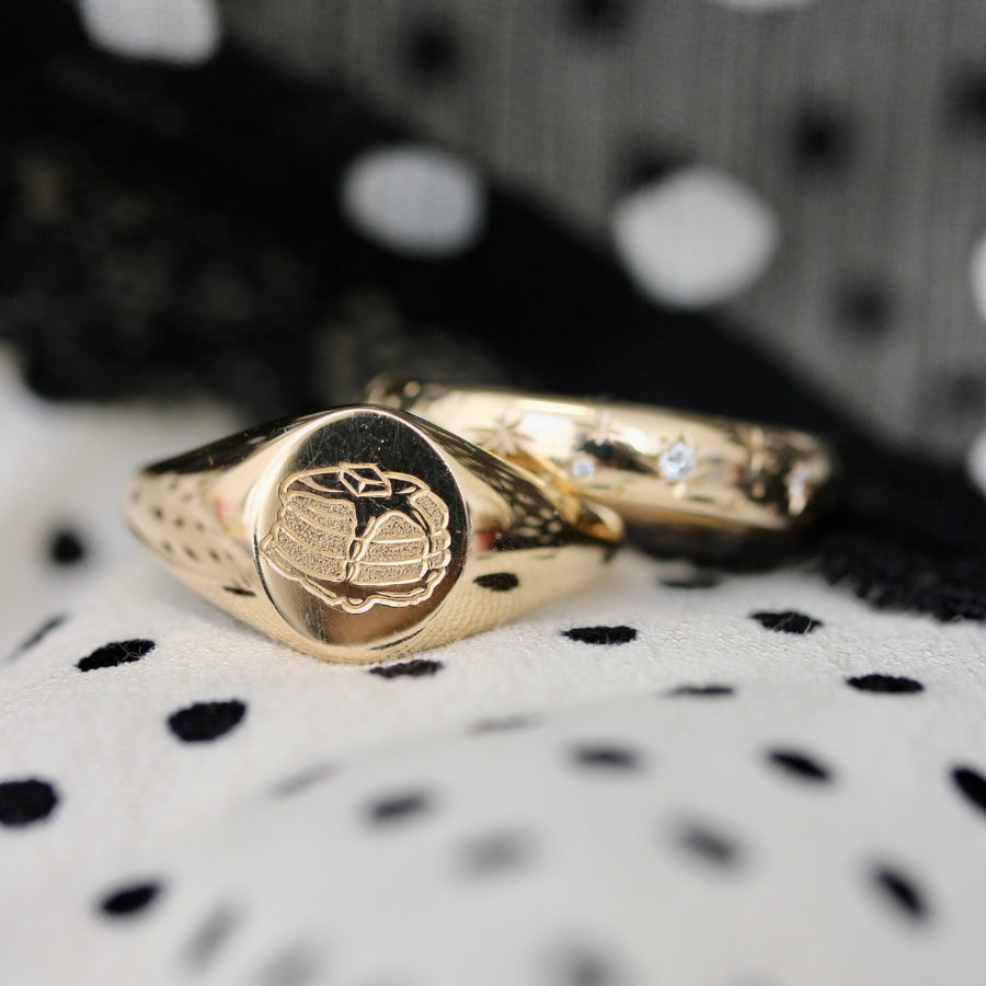 
            pancake signet ring