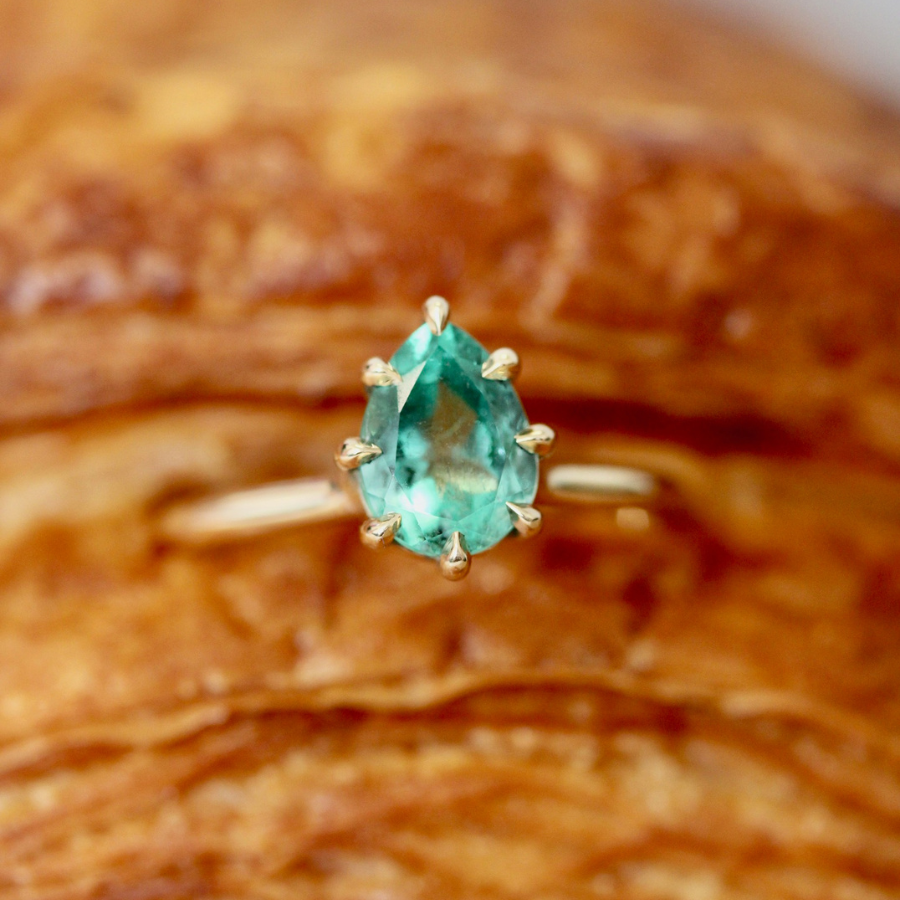 pear cut emerald ring