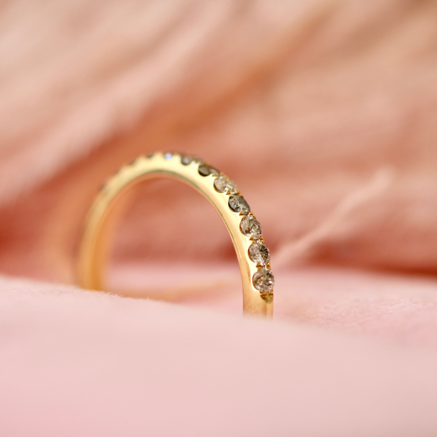 salt and pepper diamond band