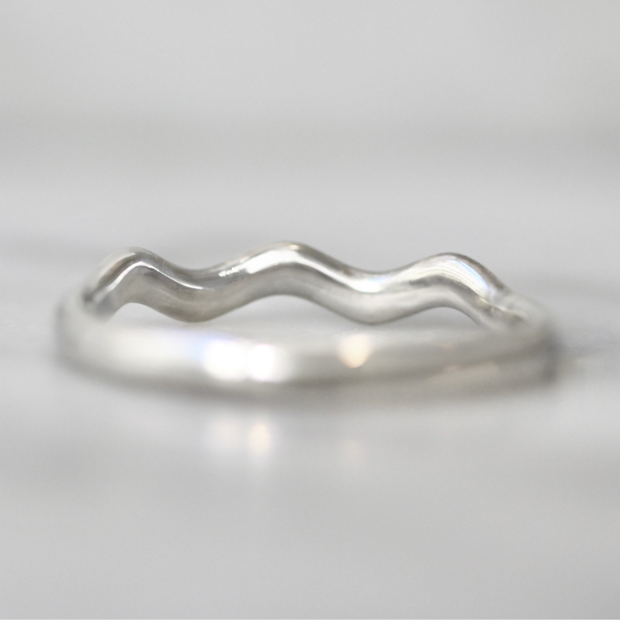 
            silver squiggle band