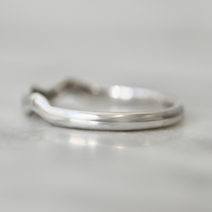 silver squiggle band