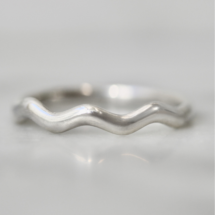 silver squiggle band