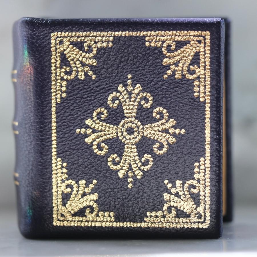 1000 Degrees White Kite Cut Diamond Ring