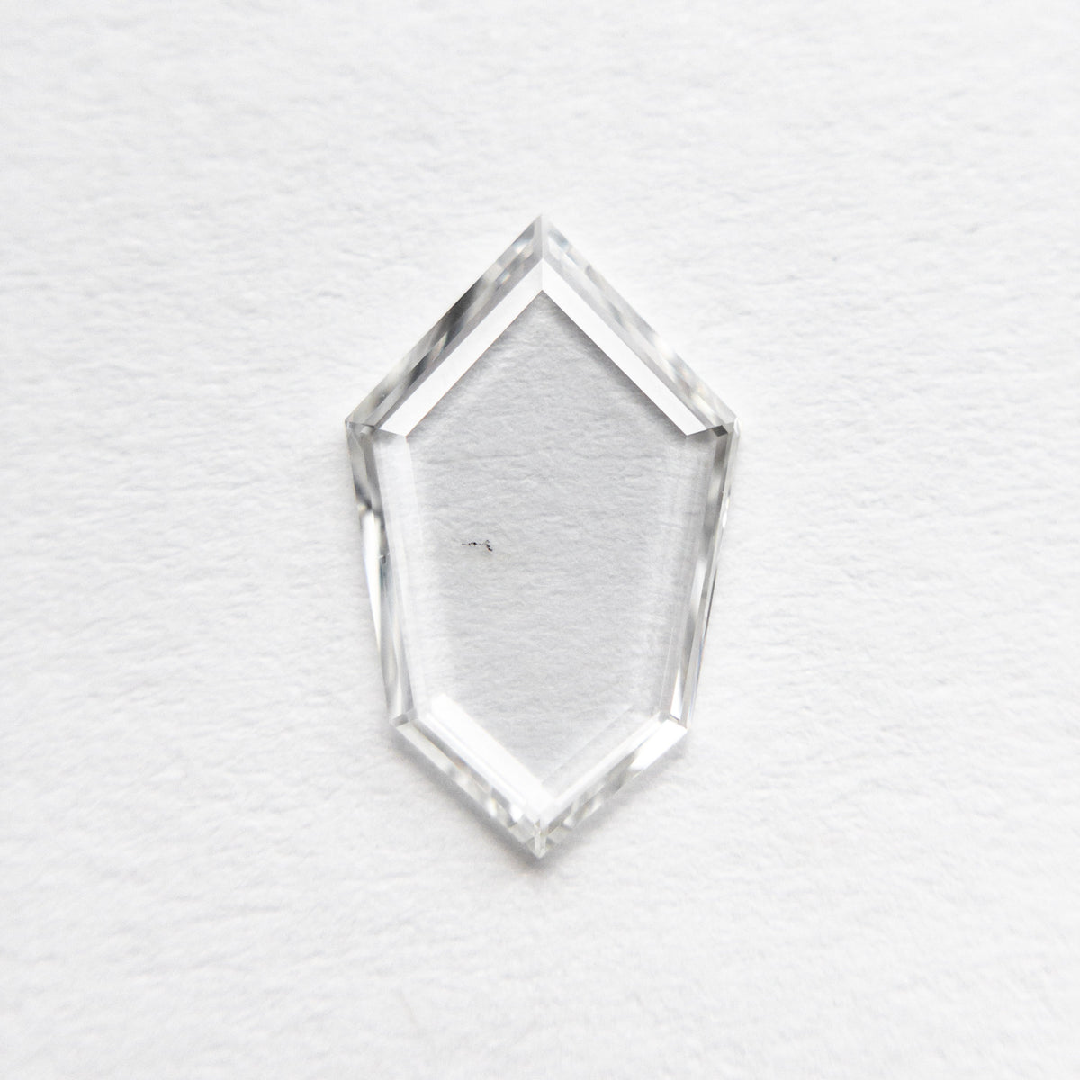 
            0.67ct 10.68x6.58x0.96mm SI1 F Kite Portrait Cut 19854-03