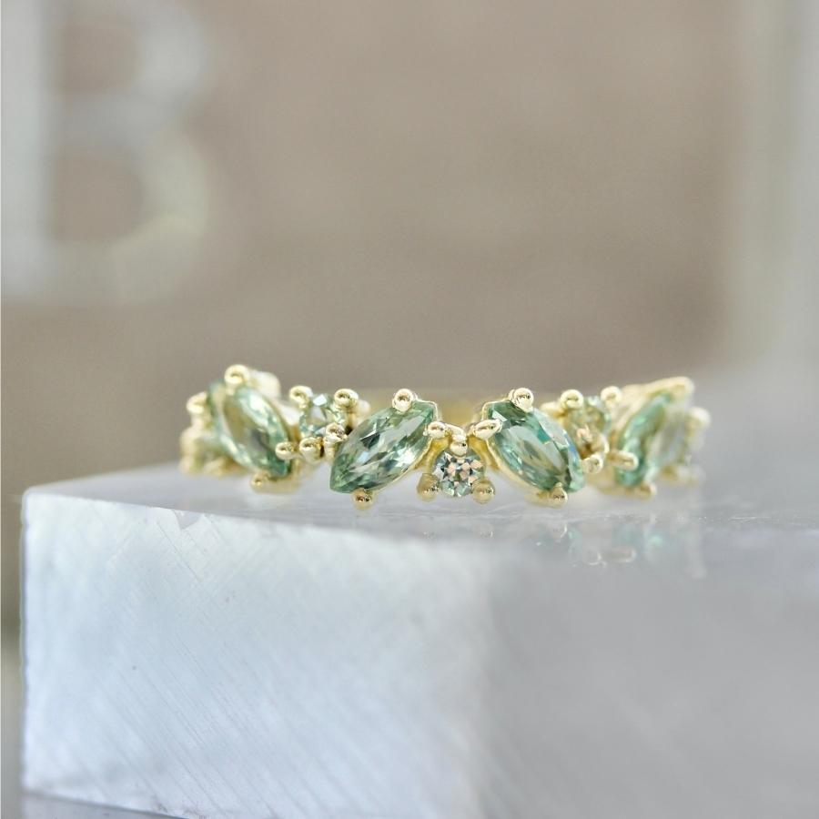 Looking Glass Green Sapphire Band