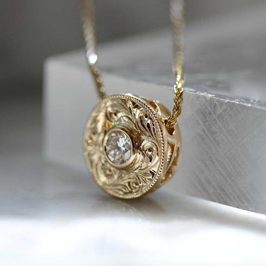 Good Times Engraved Round Diamond Necklace