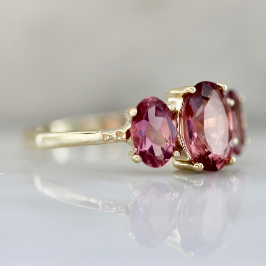 
            Oval the Moon Pink Tourmaline Ring