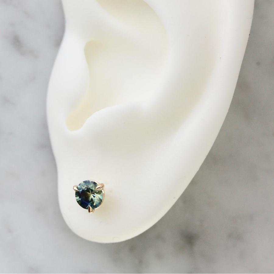 1.07 Carats Total Bi-Color Round Brilliant Cut Sapphire Earrings