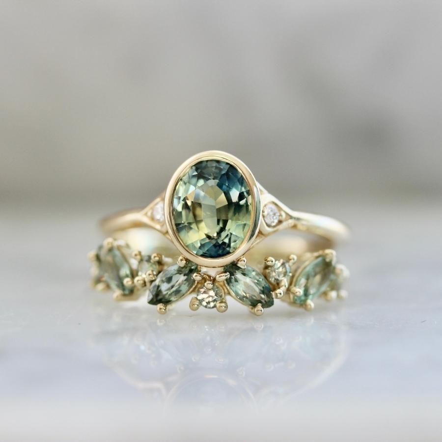 Looking Glass Green Sapphire Band