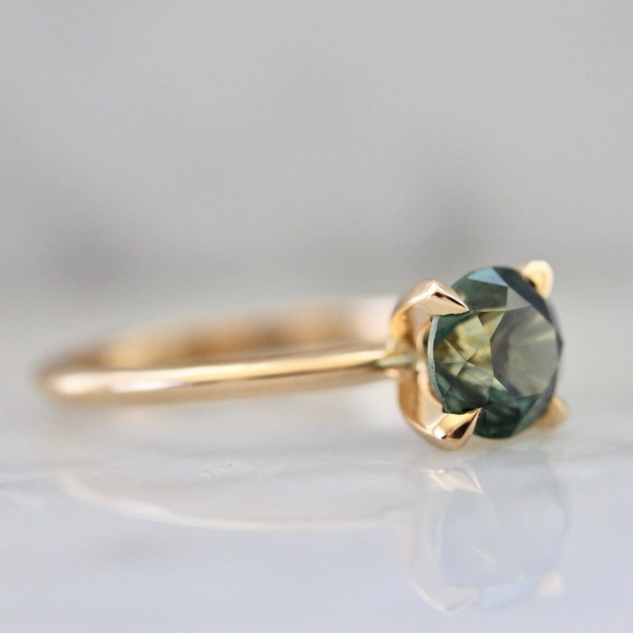 1.58 Carat Stella Bi-Color Blue-Green Round Cut Sapphire Ring in Peach Gold
