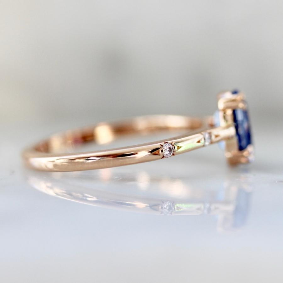 Wonderland Oval Cut Ceylon Sapphire Ring