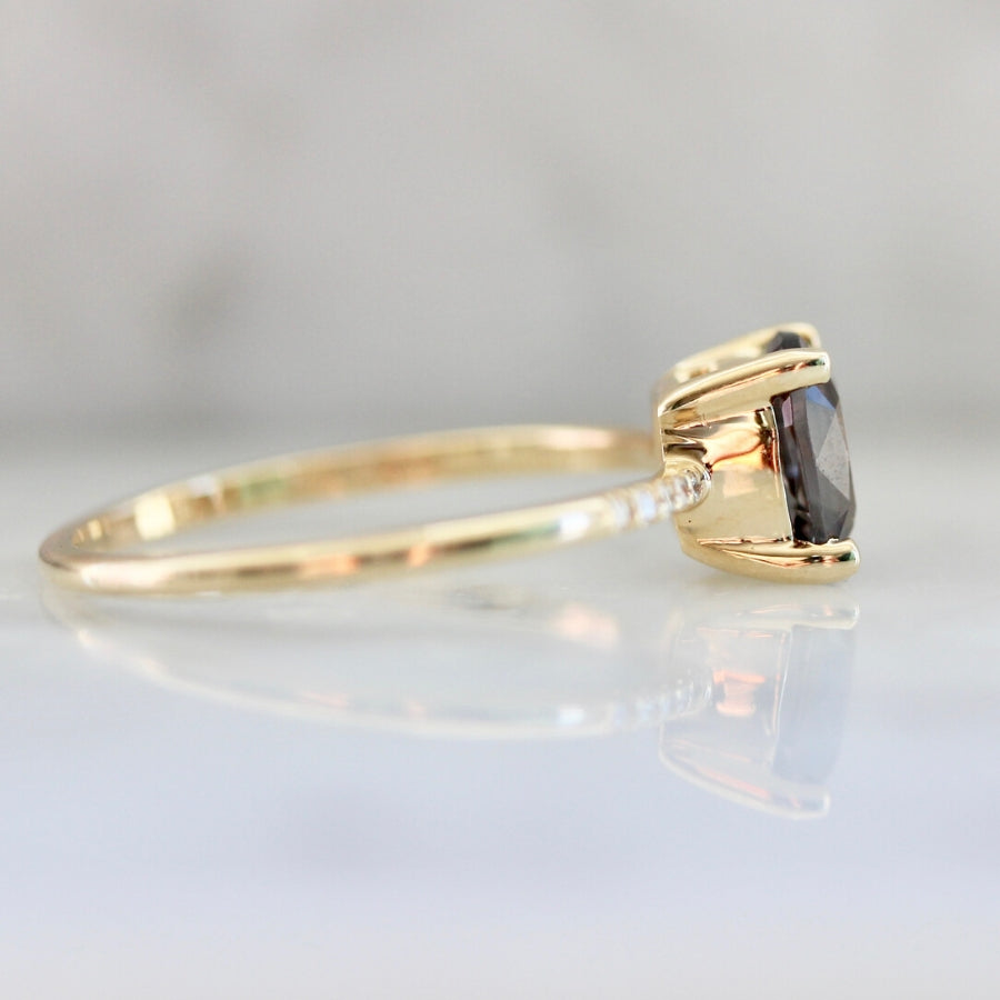 Hyeres Purple Spinel Ring in Yellow Gold