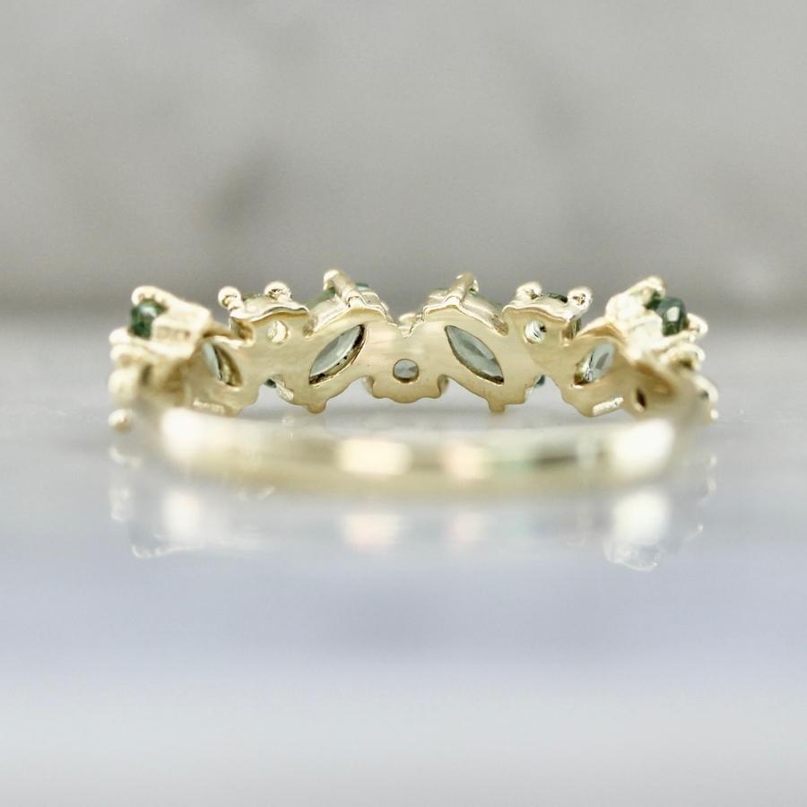 Looking Glass Green Sapphire Band