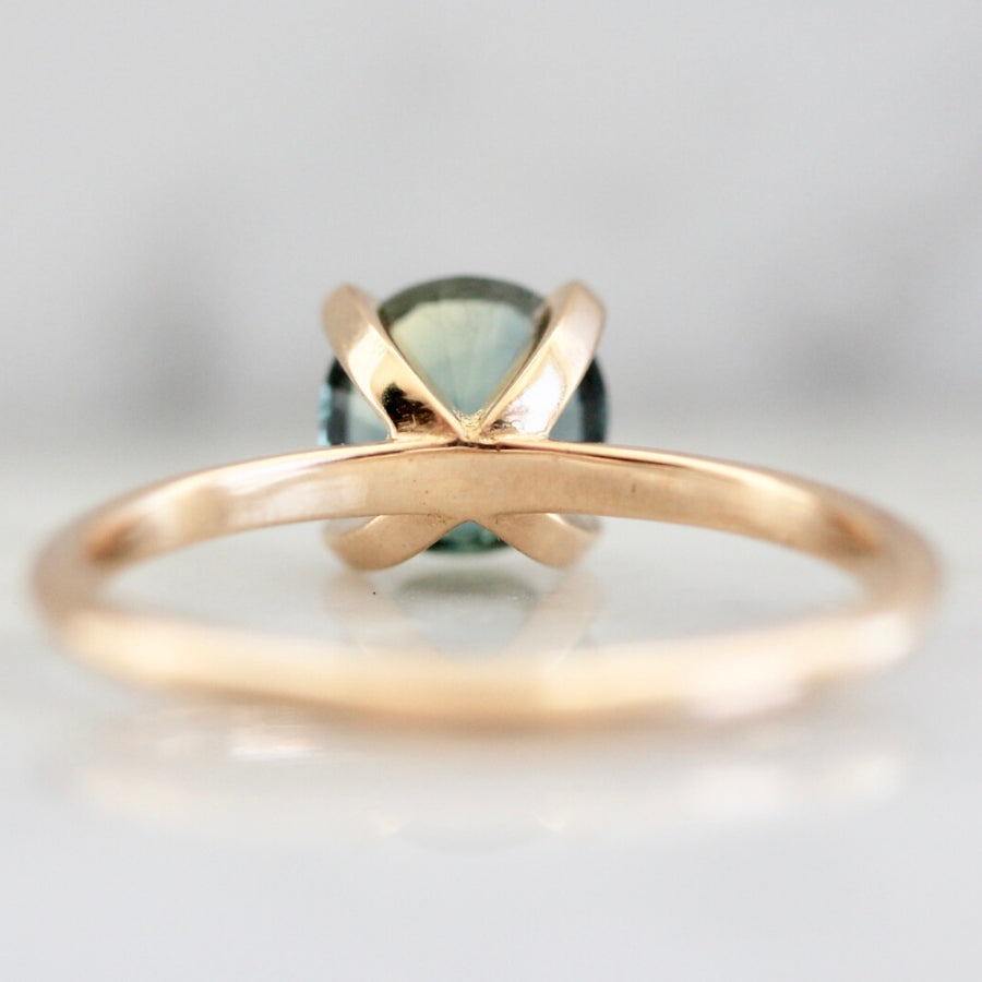 1.58 Carat Stella Bi-Color Blue-Green Round Cut Sapphire Ring in Peach Gold