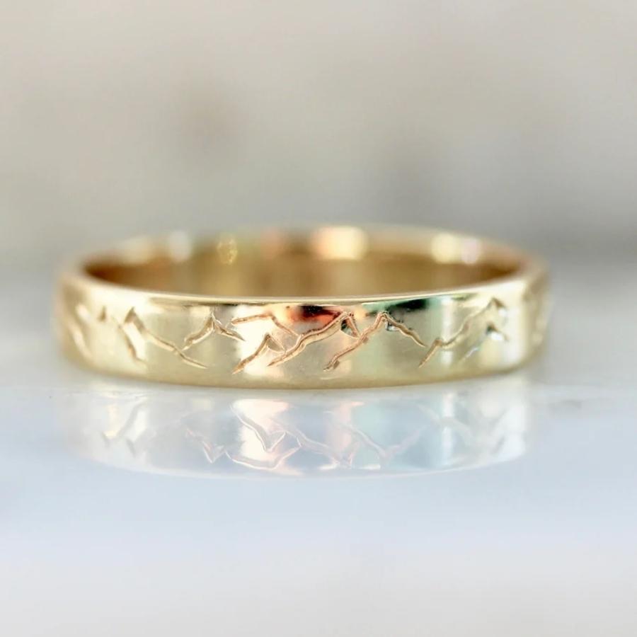 
            4mm Great Heights Engraved Gold Band