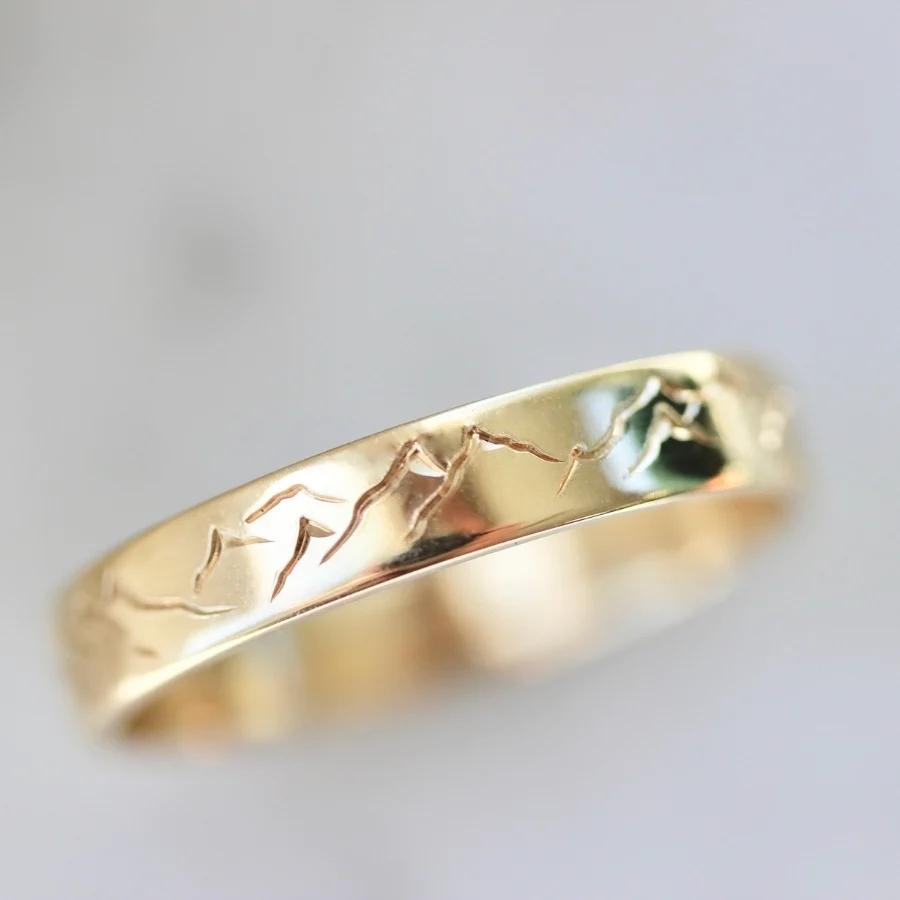 4mm Engraved Mountain Range Gold Wedding Band