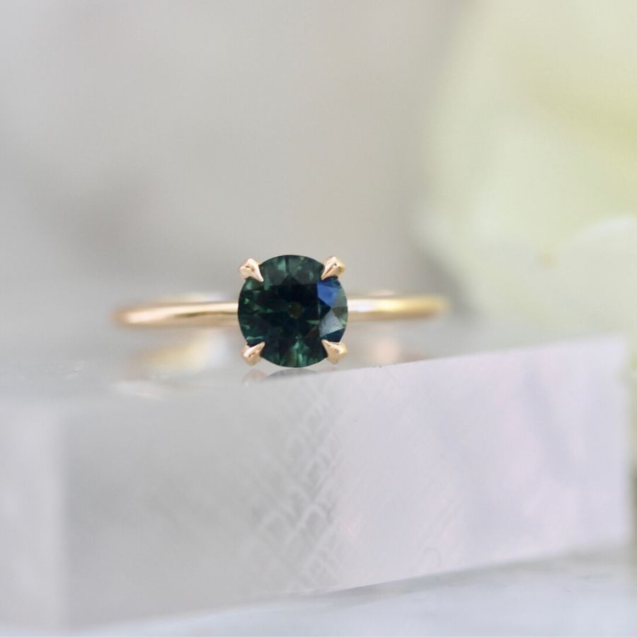 1.00 Carat Stella Peacock Green Sapphire Ring in Peach Gold
