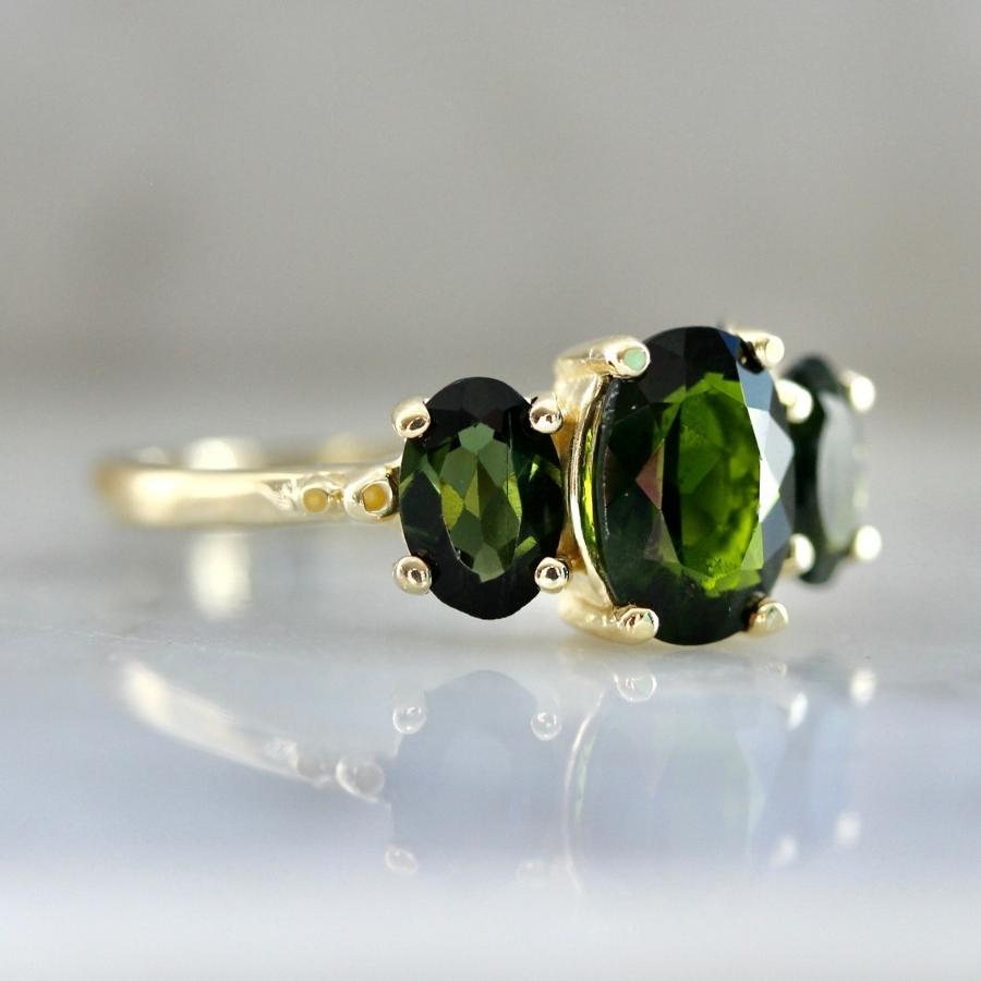 Oval the Moon Green Tourmaline Ring