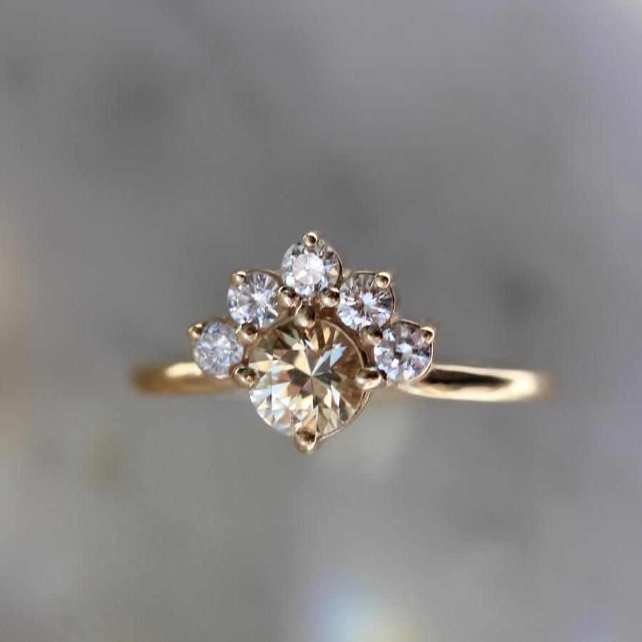 Goldilocks Champagne Round Brilliant Cut Sapphire Ring