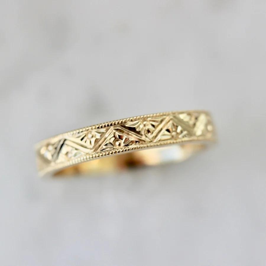 
            Atlas Engraved Gold Band