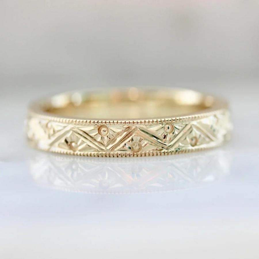 
            Atlas Engraved Gold Band