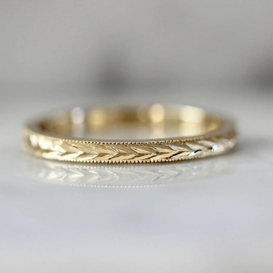 Avec Les Filles Engraved Band