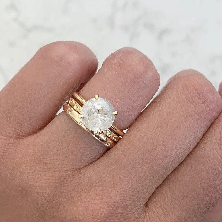 Celeste Major Star Engraved Diamond Gold Band